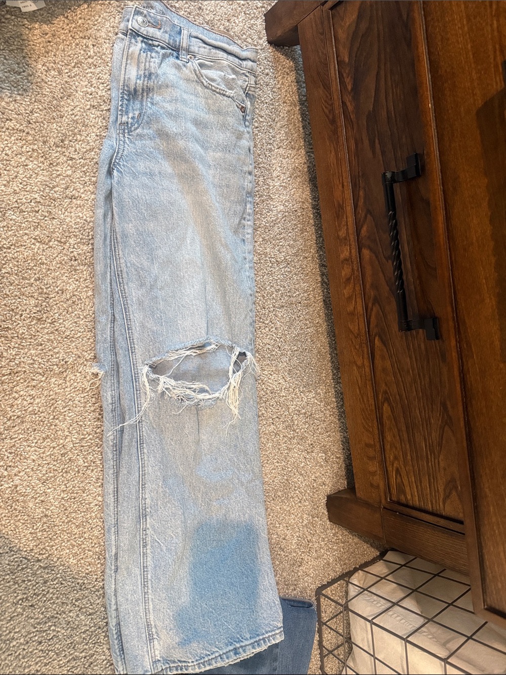 American Eagle Mom Jean - Distressed Knees Women's Jeans